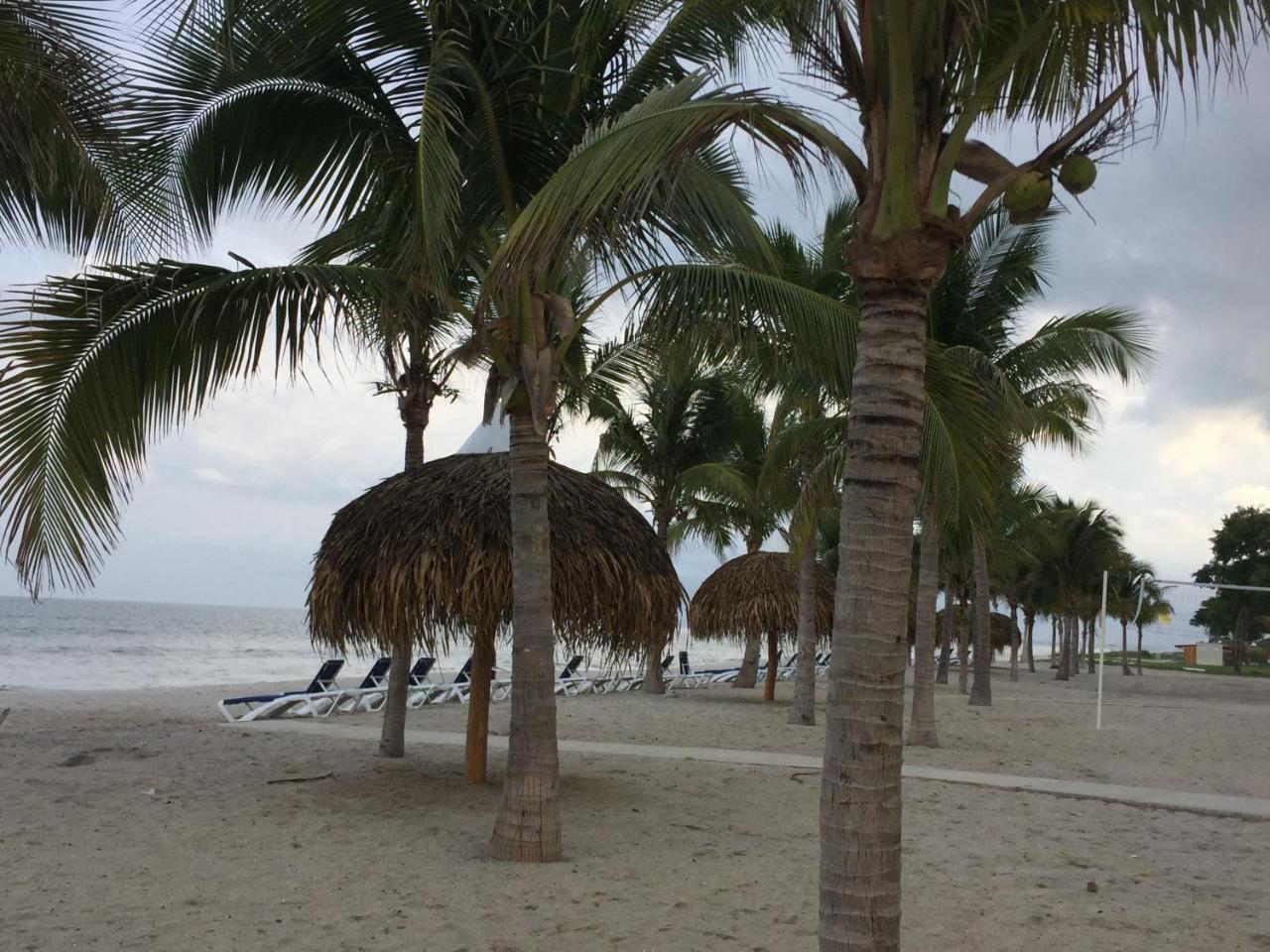 Playa Caracol Chame Aparthotel Exteriör bild
