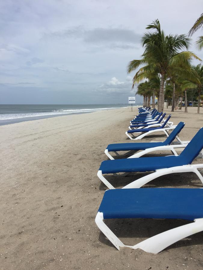 Playa Caracol Chame Aparthotel Exteriör bild